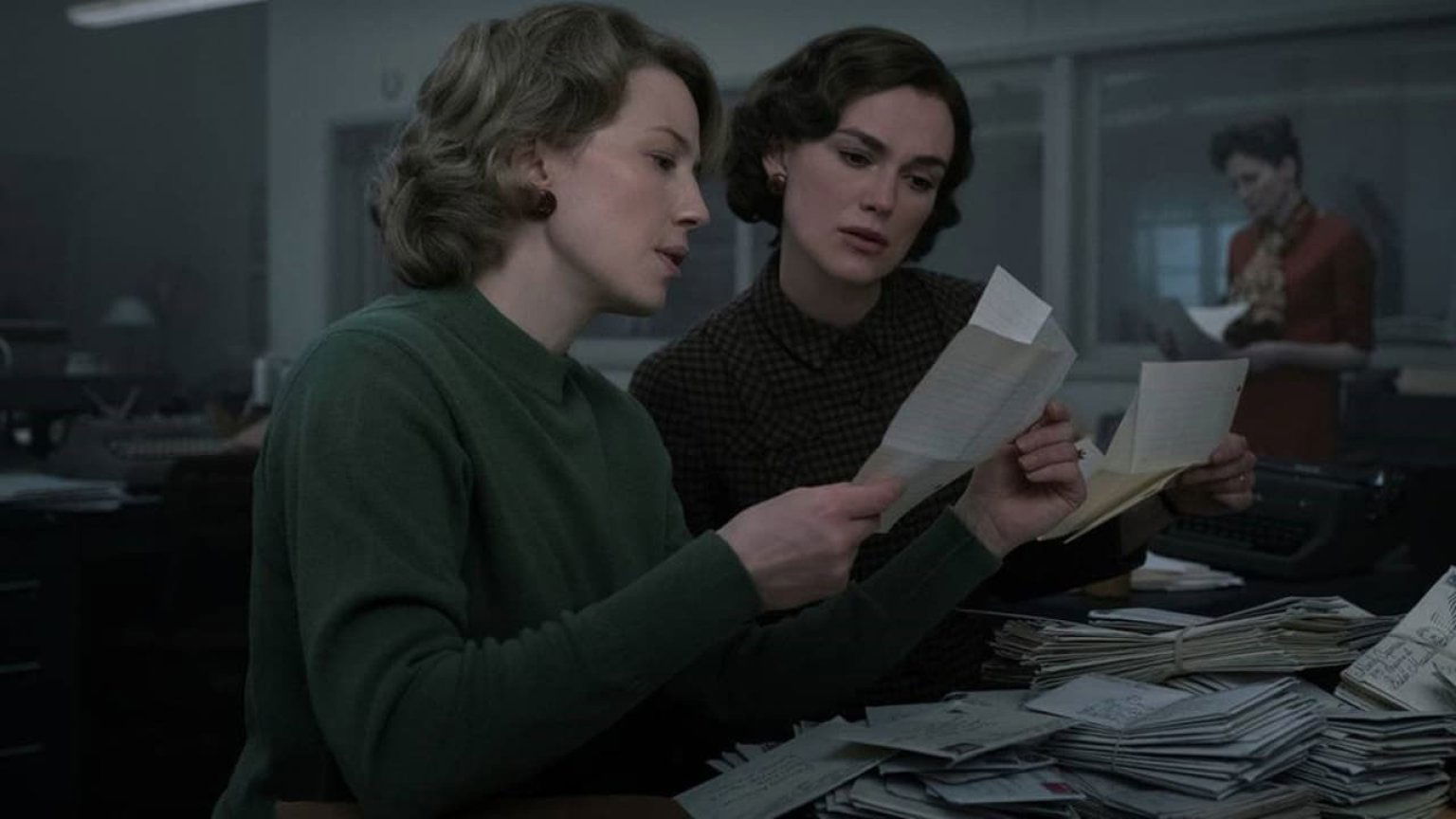 Keira Knightley gaat achter een seriemoordenaar aan in de 'Boston Strangler'-trailer