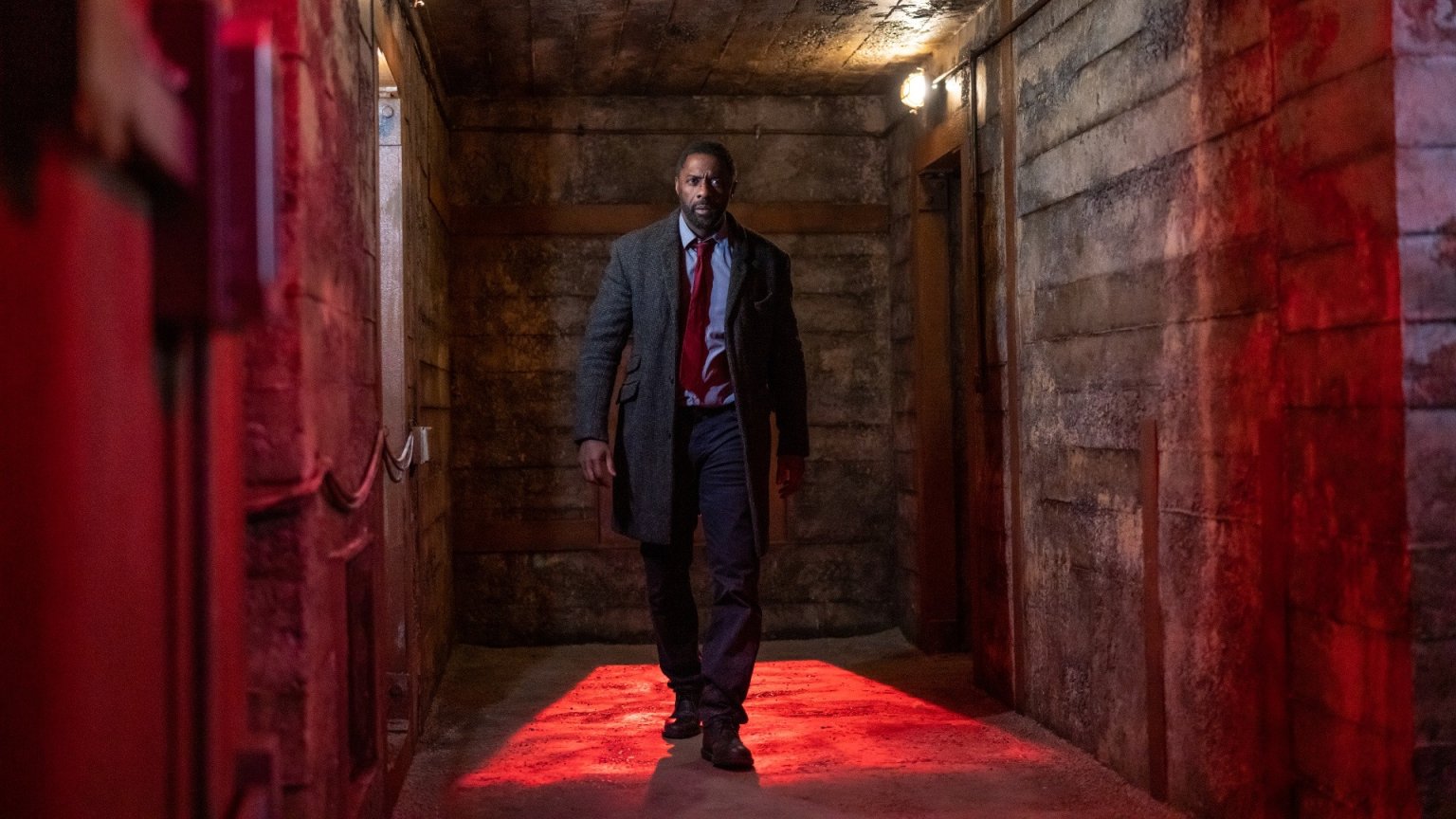 Idris Elba nu te zien op Netflix in 'Luther: The Fallen Sun'