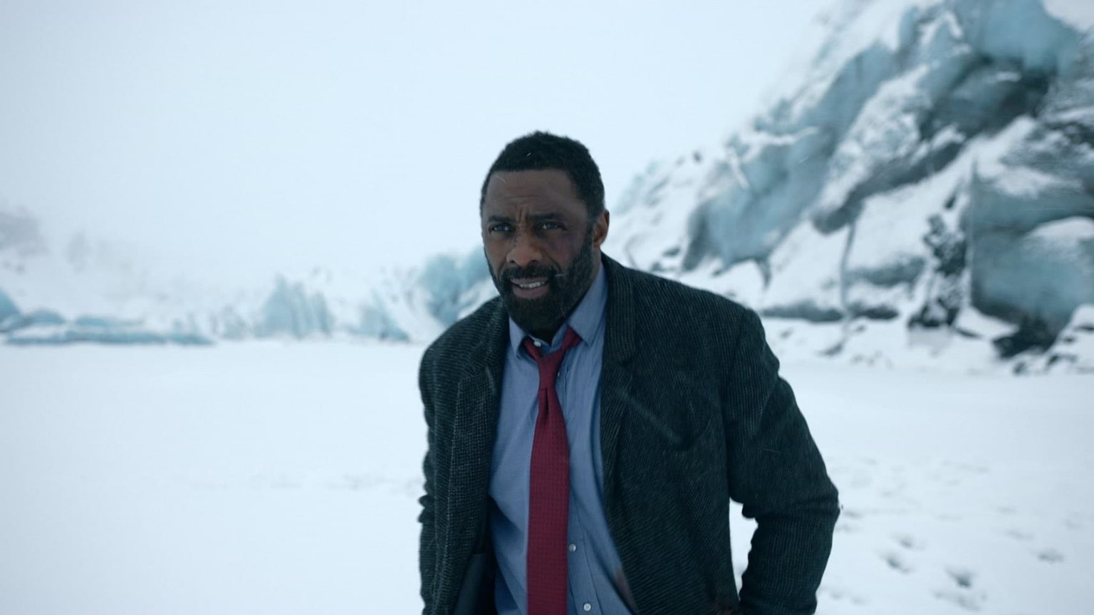 Idris Elba schiet naar de top op Netflix met nieuwe misdaadfilm: 'Dikke aanrader!'