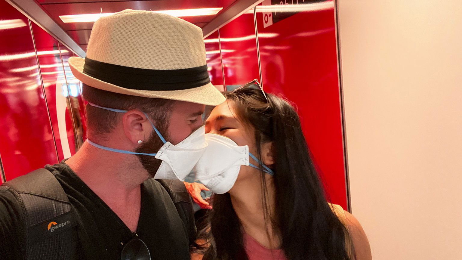 Date eindigt in lockdown in de Netflix-trailer van nieuwe documentaire