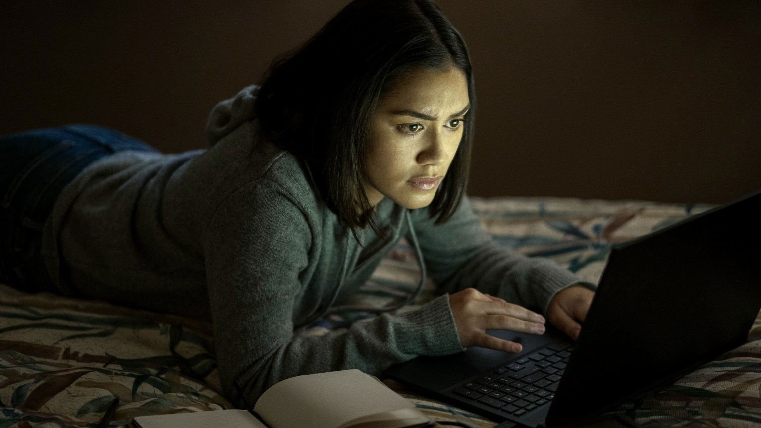 Commotie om 'opmerkelijke' vertaling in Nederlandse ondertiteling 'The Night Agent'