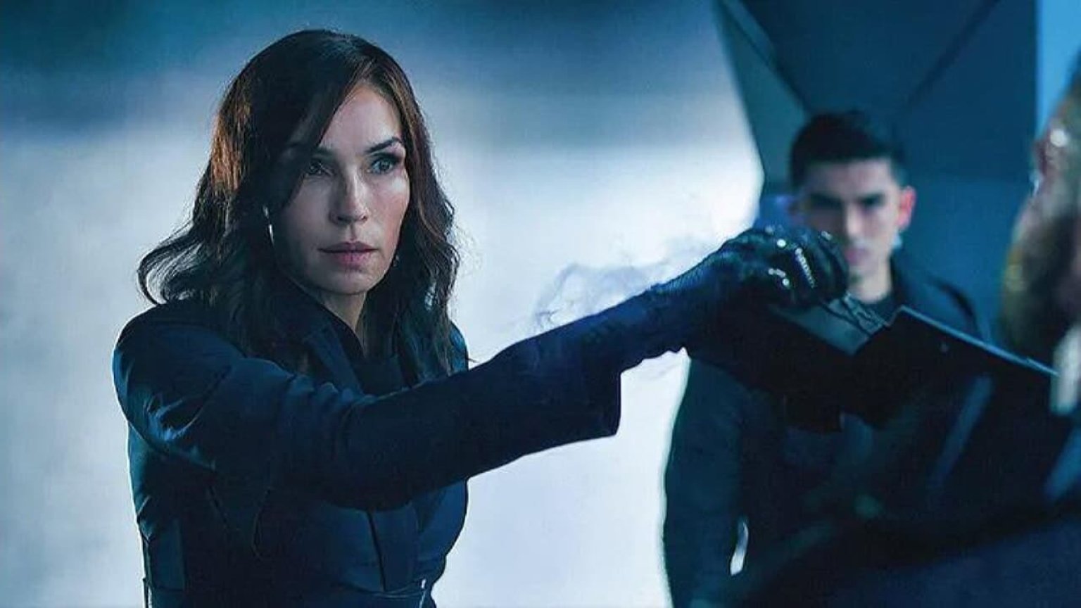 Famke Janssen en Sean Bean binnenkort in de bioscoop met mythische actiefilm 'Knights of the Zodiac'