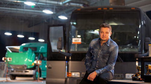 Gloednieuwe realityserie met Jeremy Renner nu te zien op Disney+