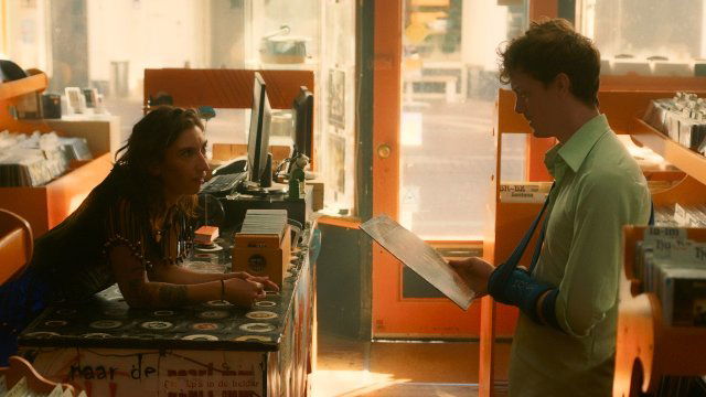 Recensie 'Goodbye Stranger'