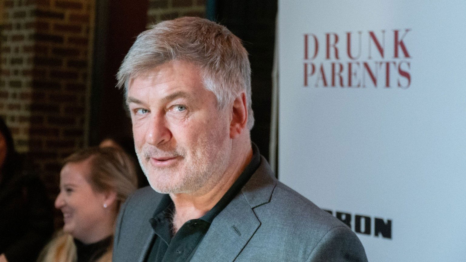 Alec Baldwin wordt waarschijnlijk niet meer vervolgd voor dodelijk schietincident