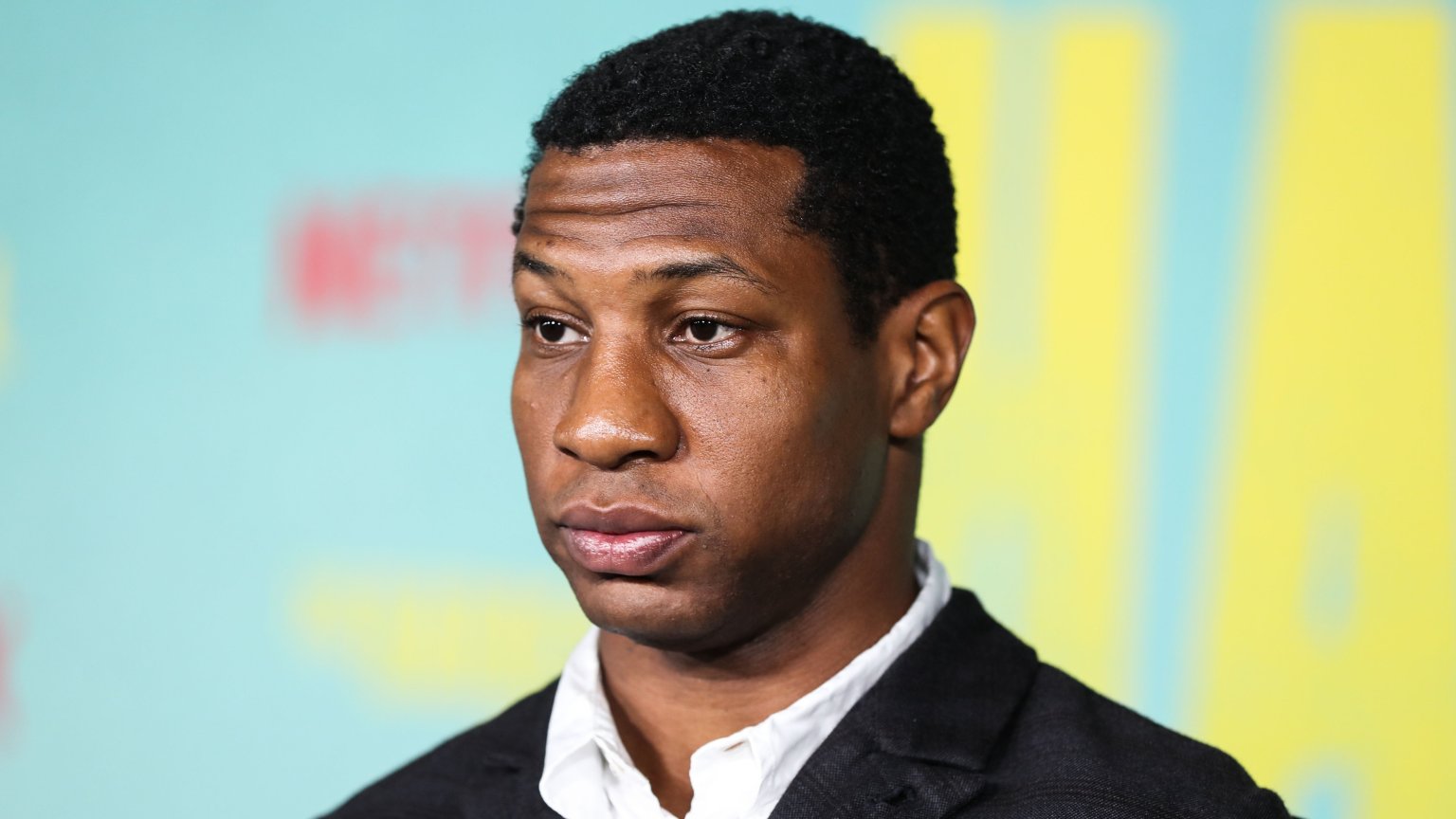 Meer vermeende slachtoffers melden zich in misbruikzaak Jonathan Majors: acteur bepleit onschuld