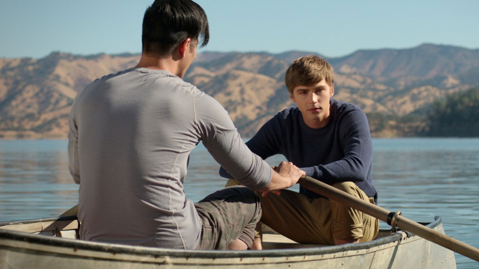 '13 Reasons Why'-ster Miles Heizer is een homoseksuele marinier in nieuwe Netflix-serie