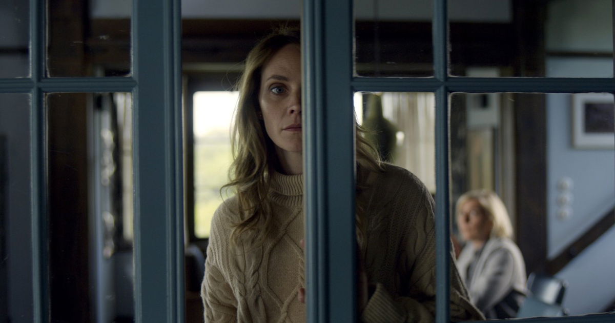 Psychologische thriller met Bracha van Doesburgh scoort de pannen van het dak op Netflix Psychologische thriller met Bracha van Doesburgh scoort de pannen van het dak op Netflix