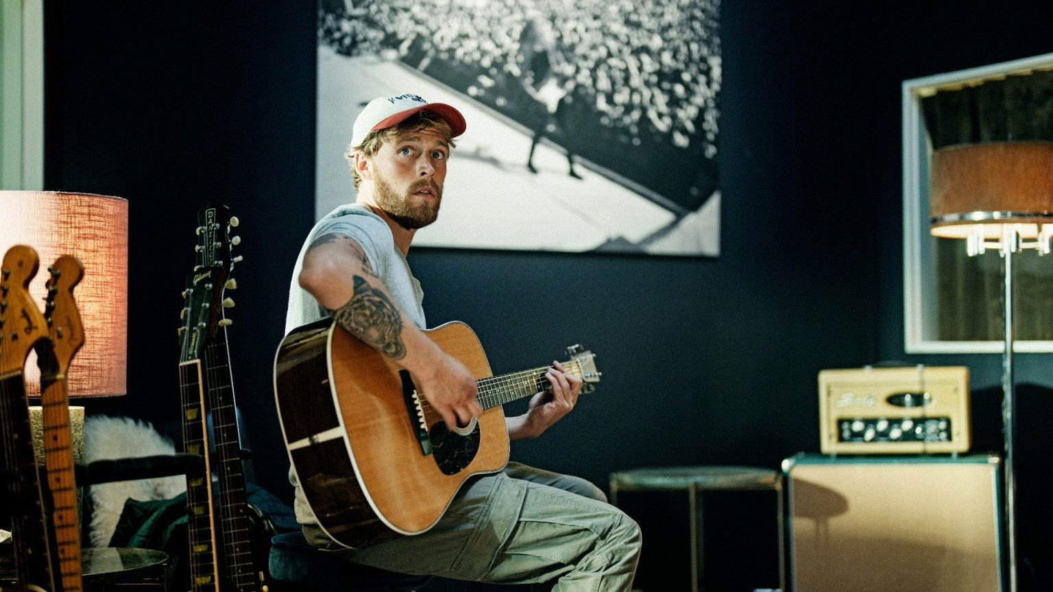 Deense zanger Christopher vindt zijn stem in de Netflix-trailer van 'A Beautiful Life'