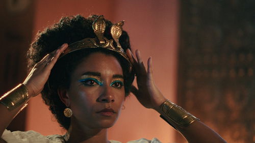 Controversiële serie over Cleopatra nu te zien op Netflix