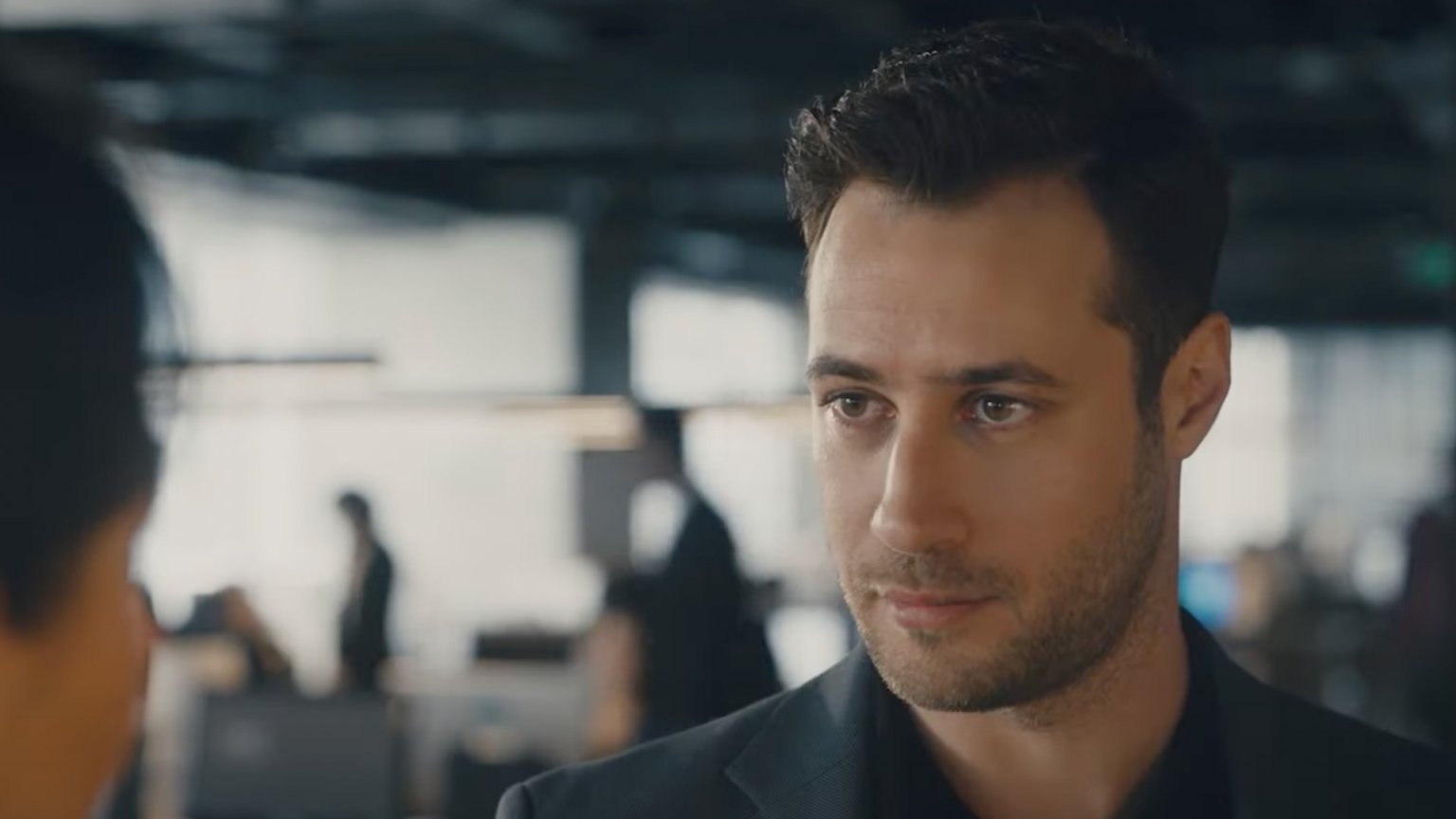Eerste trailer van luchtige Netflix-romcom 'Merve Kült' nu te zien