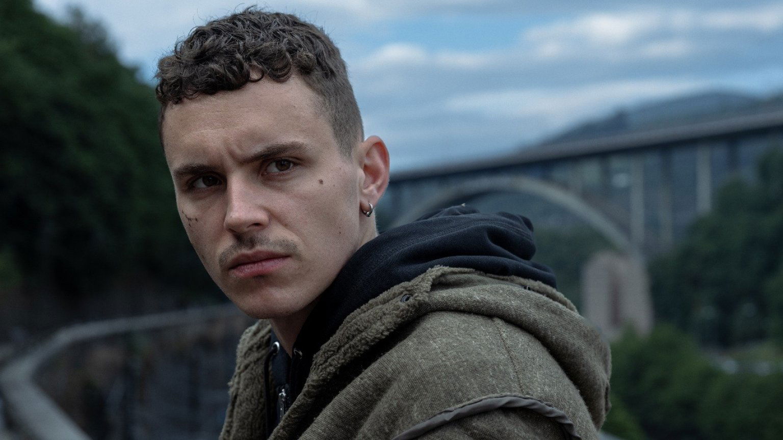 Netflix heeft nieuwe hit in handen met meeslepende Spaanse serie