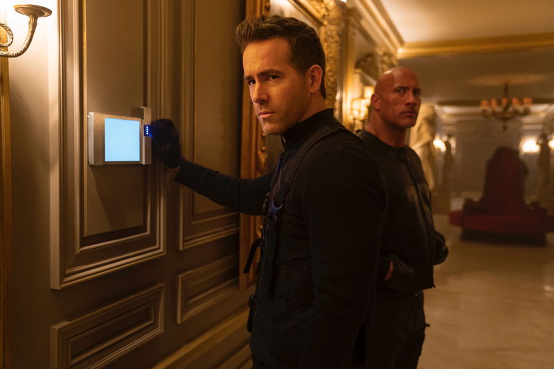Still 'Red Notice' via Netflix