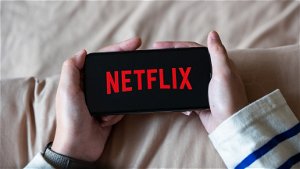 Abonnees staan achter Netflix en extra kosten voor delen account: 'Niet meer dan normaal'
