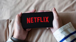 Abonnees staan achter Netflix en extra kosten voor delen account: 'Niet meer dan normaal'