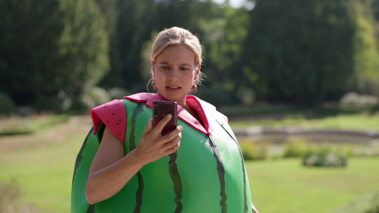 Nieuwe Nederlandse komedie scoort de pannen van het dak op Netflix