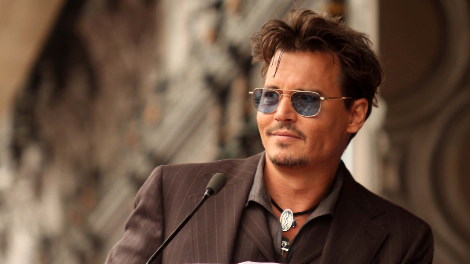 Johnny Depp verdeelt miljoen van Amber Heard over verschillende goede doelen
