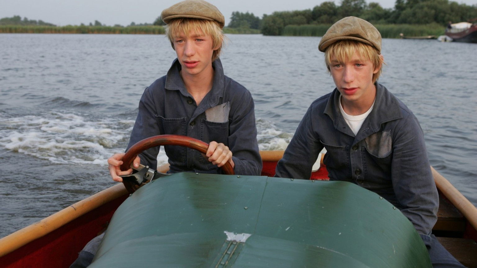 Waterpolitie stopt de opnames van de nieuwe 'Kameleon'-film in Friesland