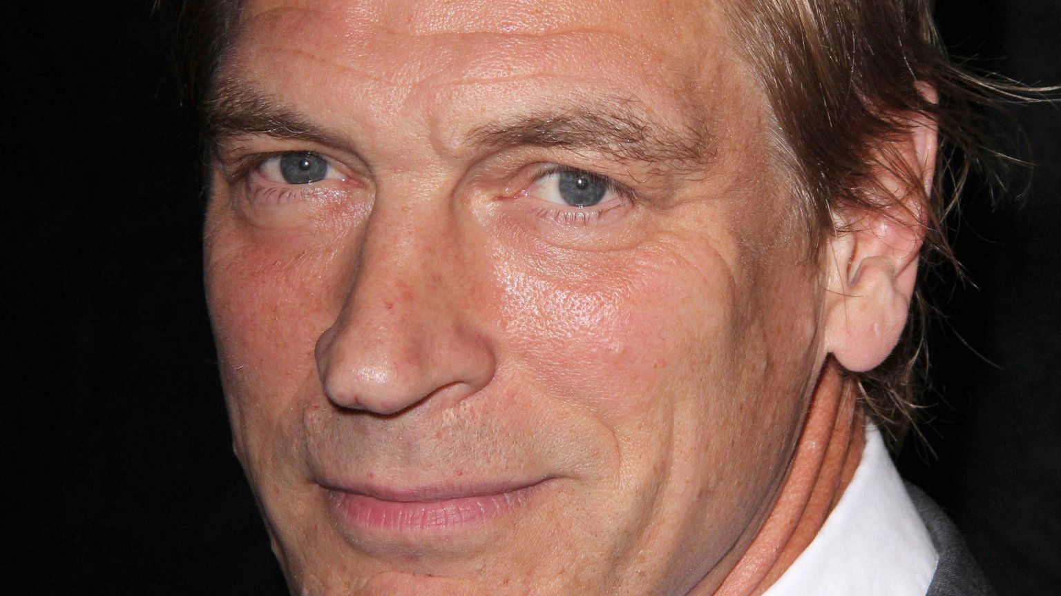 Stoffelijk overschot vermiste acteur Julian Sands mogelijk gevonden