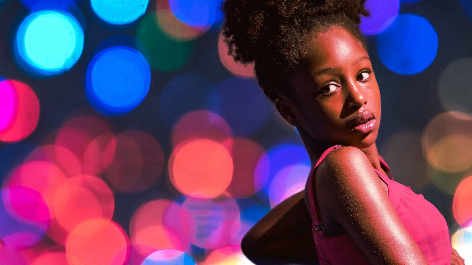 Regisseur 'Cuties' ontving doodsbedreigingen na 'ongepaste' Netflix-poster