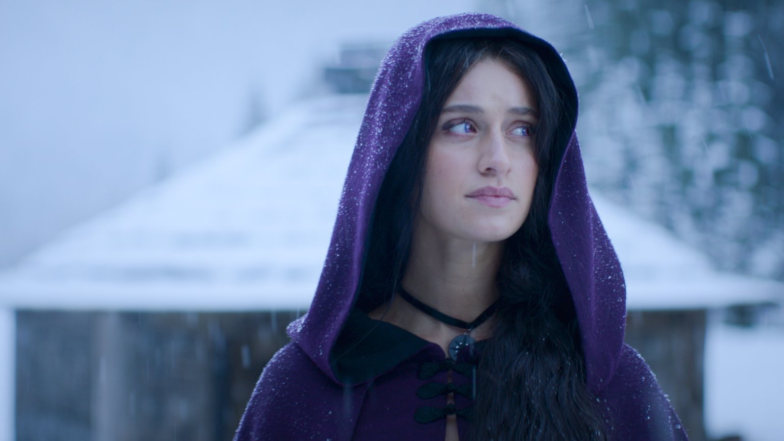 'The Witcher'-ster Anya Chalotra 'enthousiast' om Liam Hemsworth als nieuwe Geralt