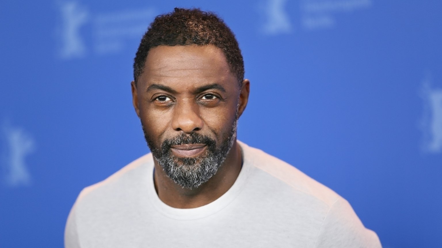 Idris Elba minder geïnteresseerd in rol van James Bond na 'walgelijke en racistische reacties'