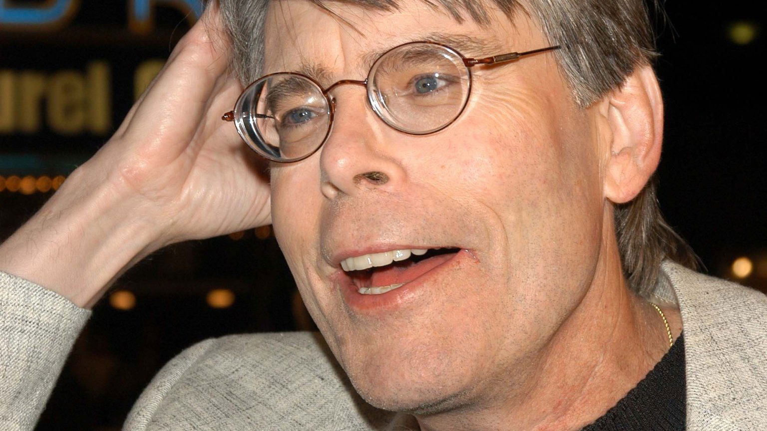 Levensechte horror voltrekt zich in tuin Stephen King: omstander belt 911
