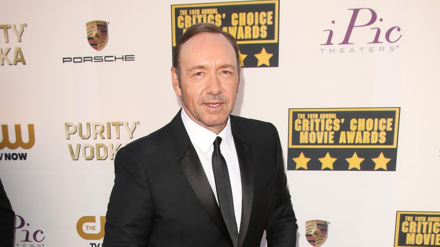 Vermeend slachtoffer Kevin Spacey: 'Hij probeerde mij altijd te betasten'