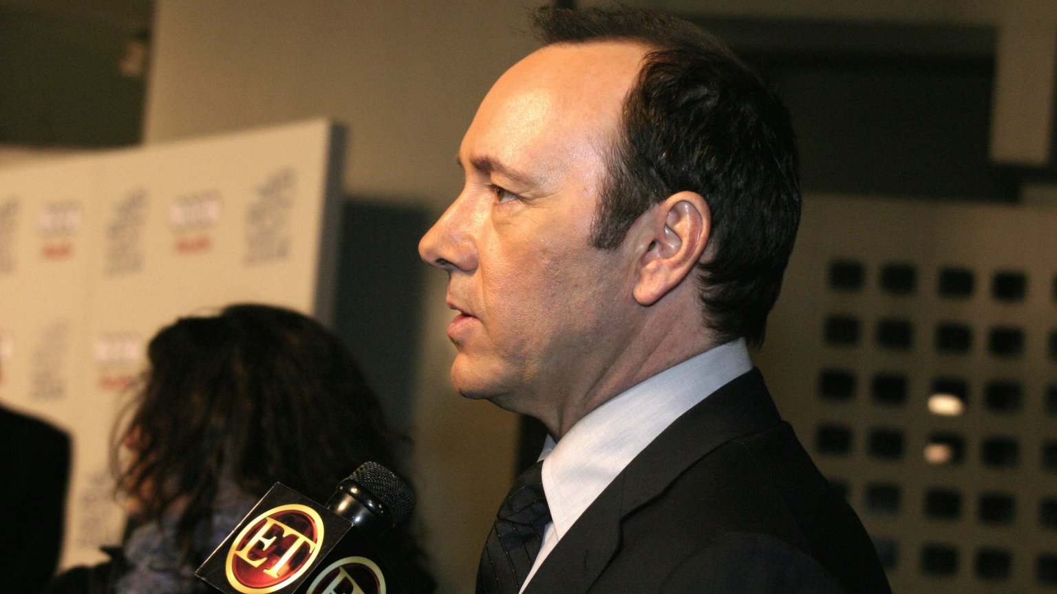 Vermeend slachtoffer van Kevin Spacey 'werd wakker' terwijl de acteur hem misbruikte