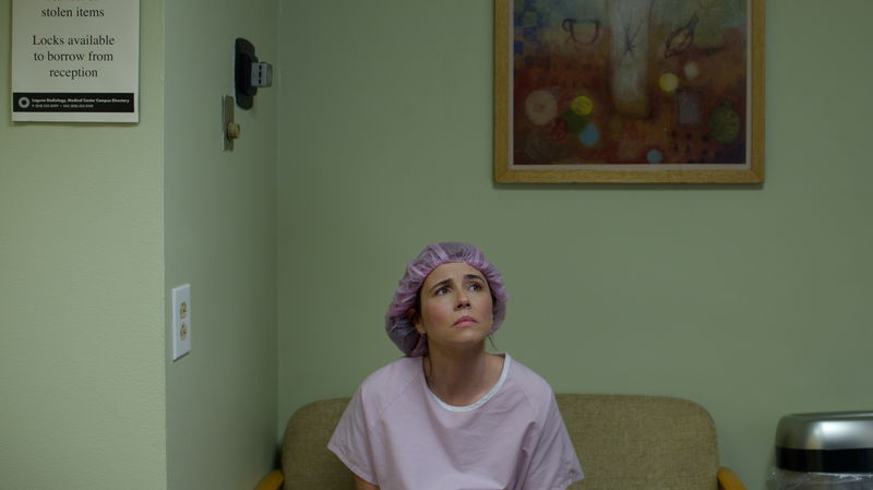 Still 'Dead to Me' seizoen 3 via Netflix.