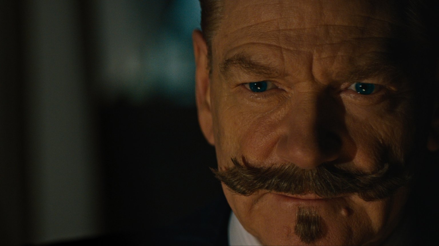 De spanning neemt toe in nieuwe trailer 'A Haunting in Venice' met Kenneth Branagh