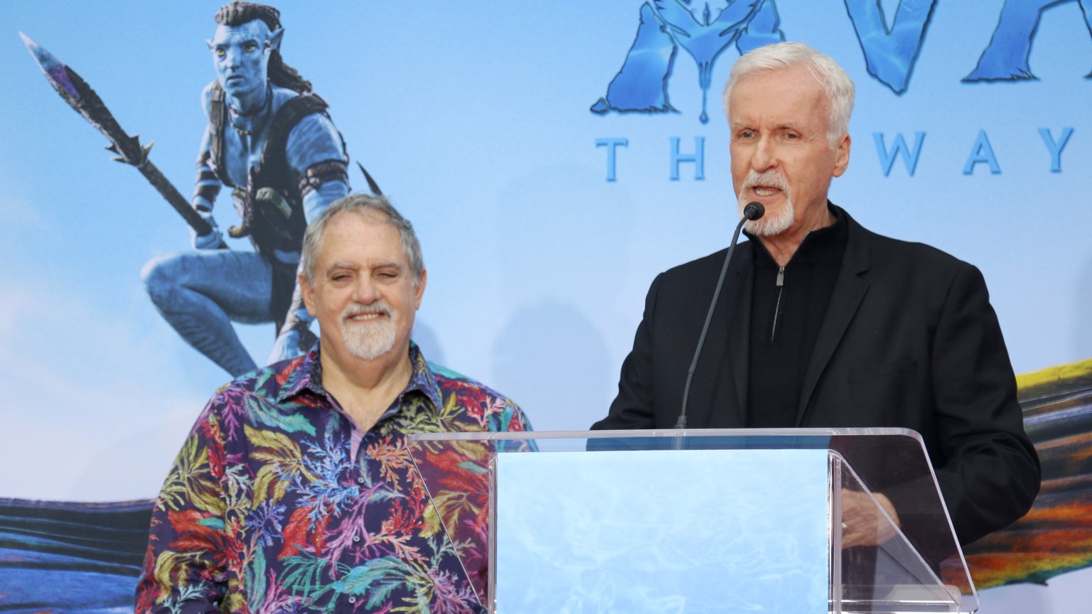James Cameron maakt zich zorgen over AI: 'Je moet menselijk zijn om een script te schrijven'