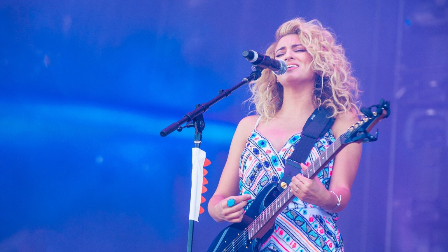 Tori Kelly deelt gezondheidsupdate na inzinking en ziekenhuisopname: 'Spannende dagen achter de rug'