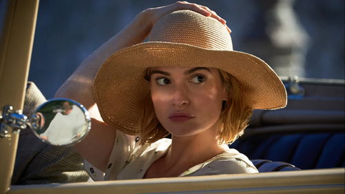 Lily James schittert in de eerste trailer van Netflix-film 'Rebecca'