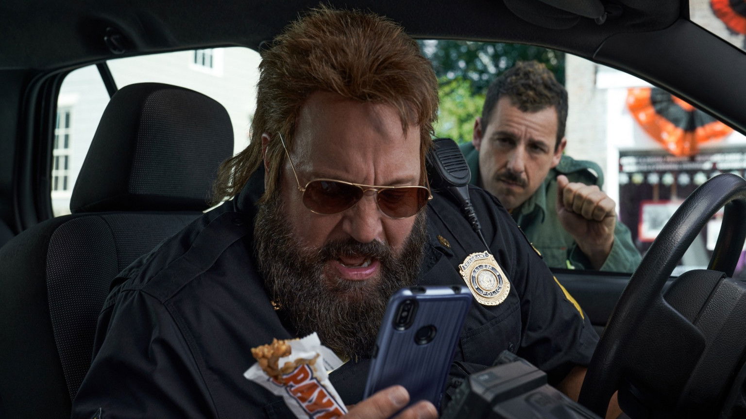 Netflix deelt eerste trailer van 'Hubie Halloween' met Adam Sandler