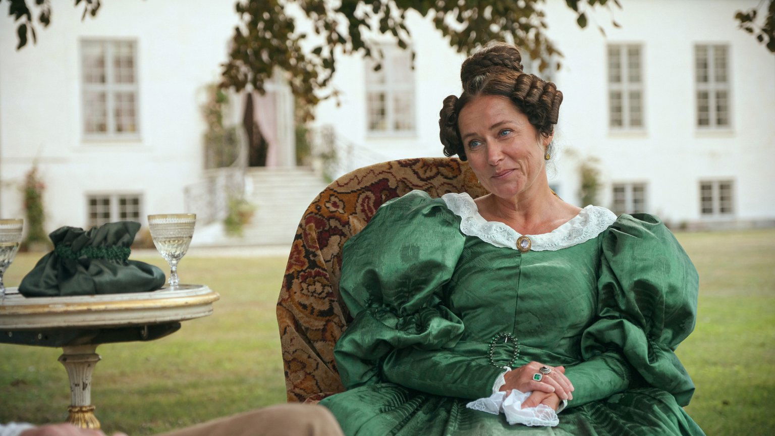 Dit sprookjesachtige kostuumdrama is binnenkort te zien op Netflix