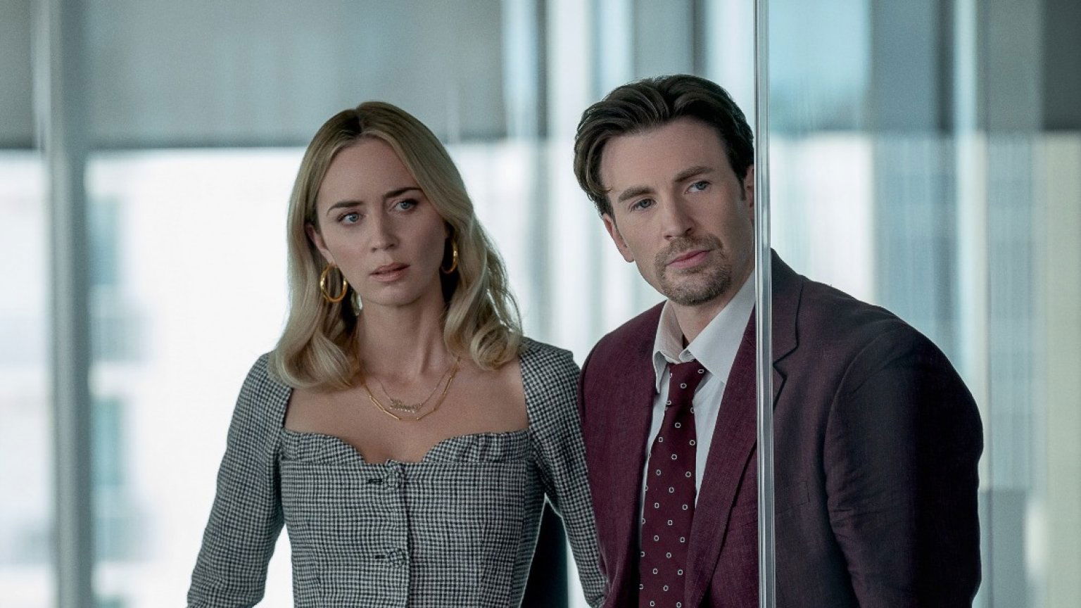 Veelbelovende teaser voor nieuwe Netflix-film met Emily Blunt en Chris Evans