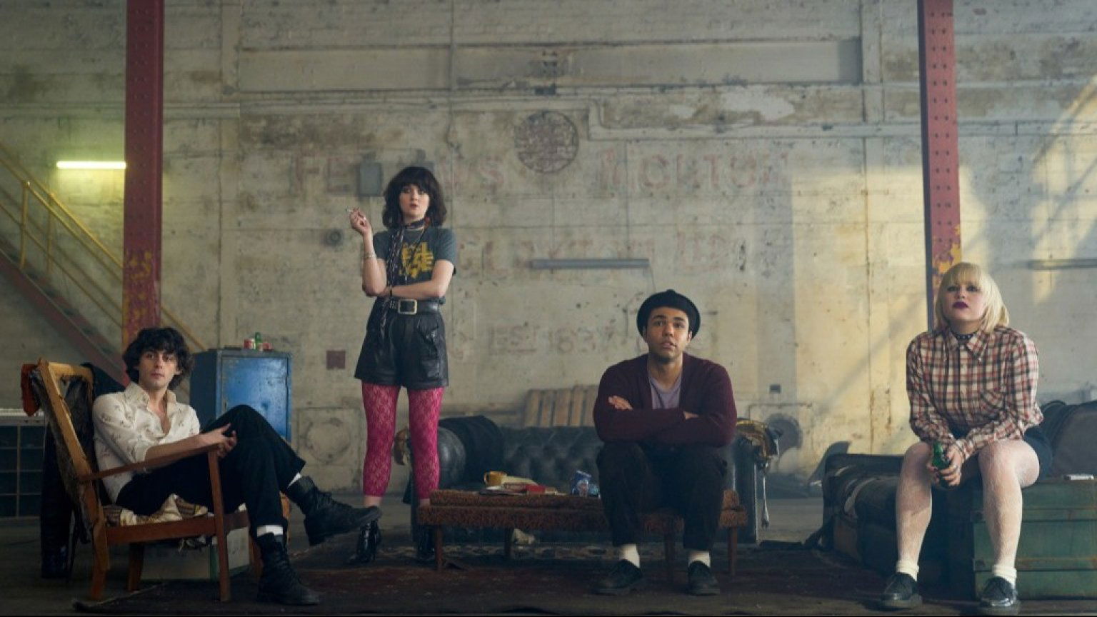 'Peaky Blinders'-maker maakt BBC-serie over bruisende muziekscene: eerste plaatjes onthuld