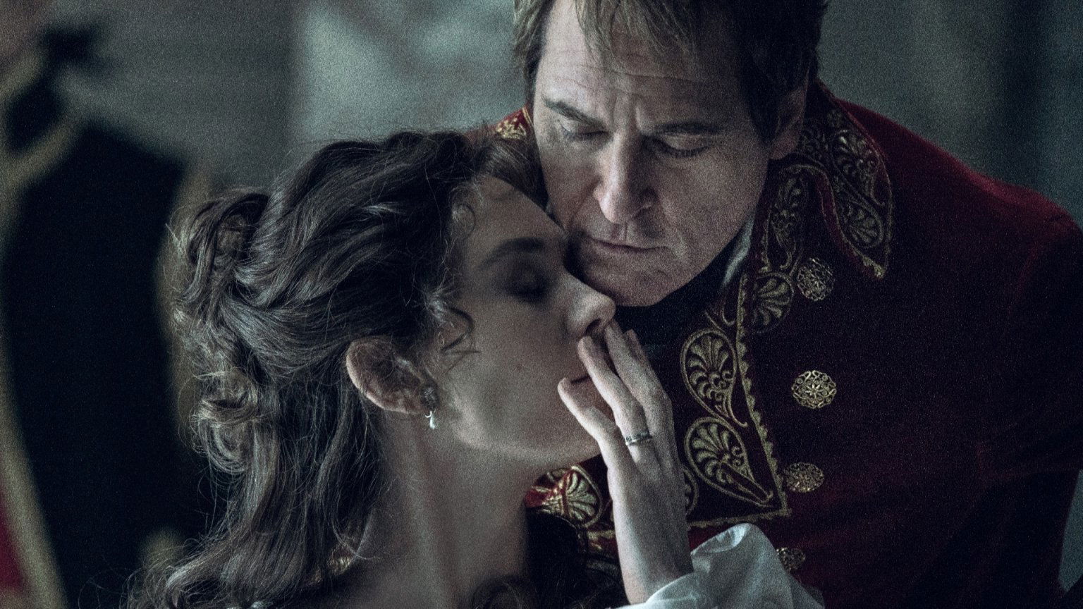 Ridley Scott bespreekt blockbuster 'Napoleon' met Joaquin Phoenix en onthult nieuwe beelden