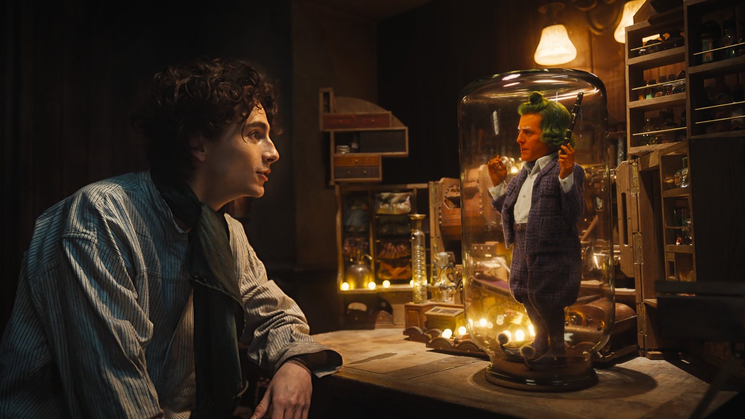 Hugh Grant zingt als Oempa Loempa in nieuwe magische trailer van 'Wonka'