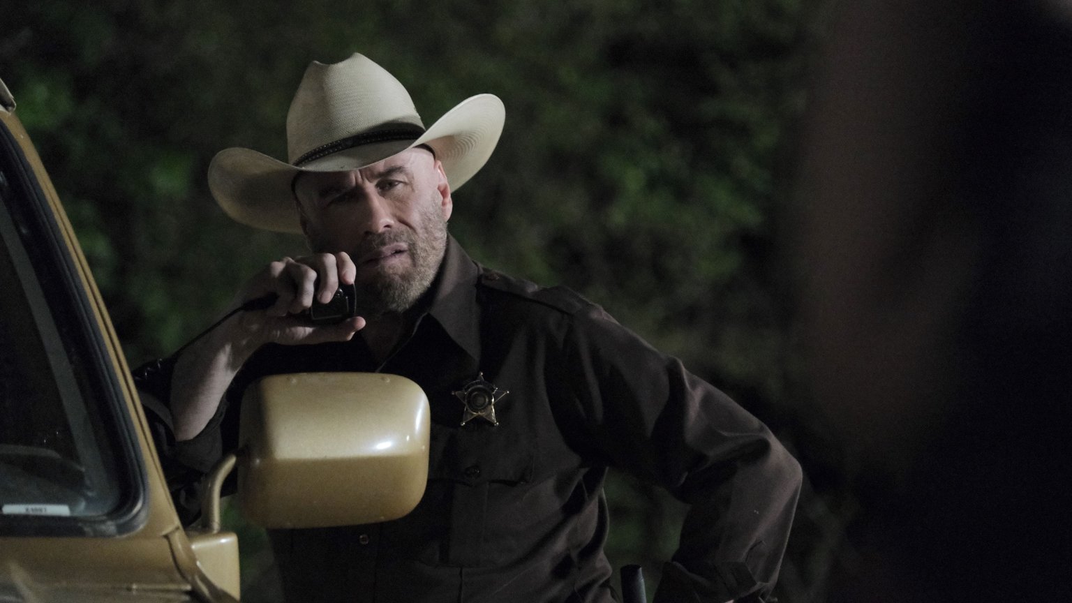 John Travolta is een reddende engel op kerstavond in Disney+-drama 'The Shepherd'