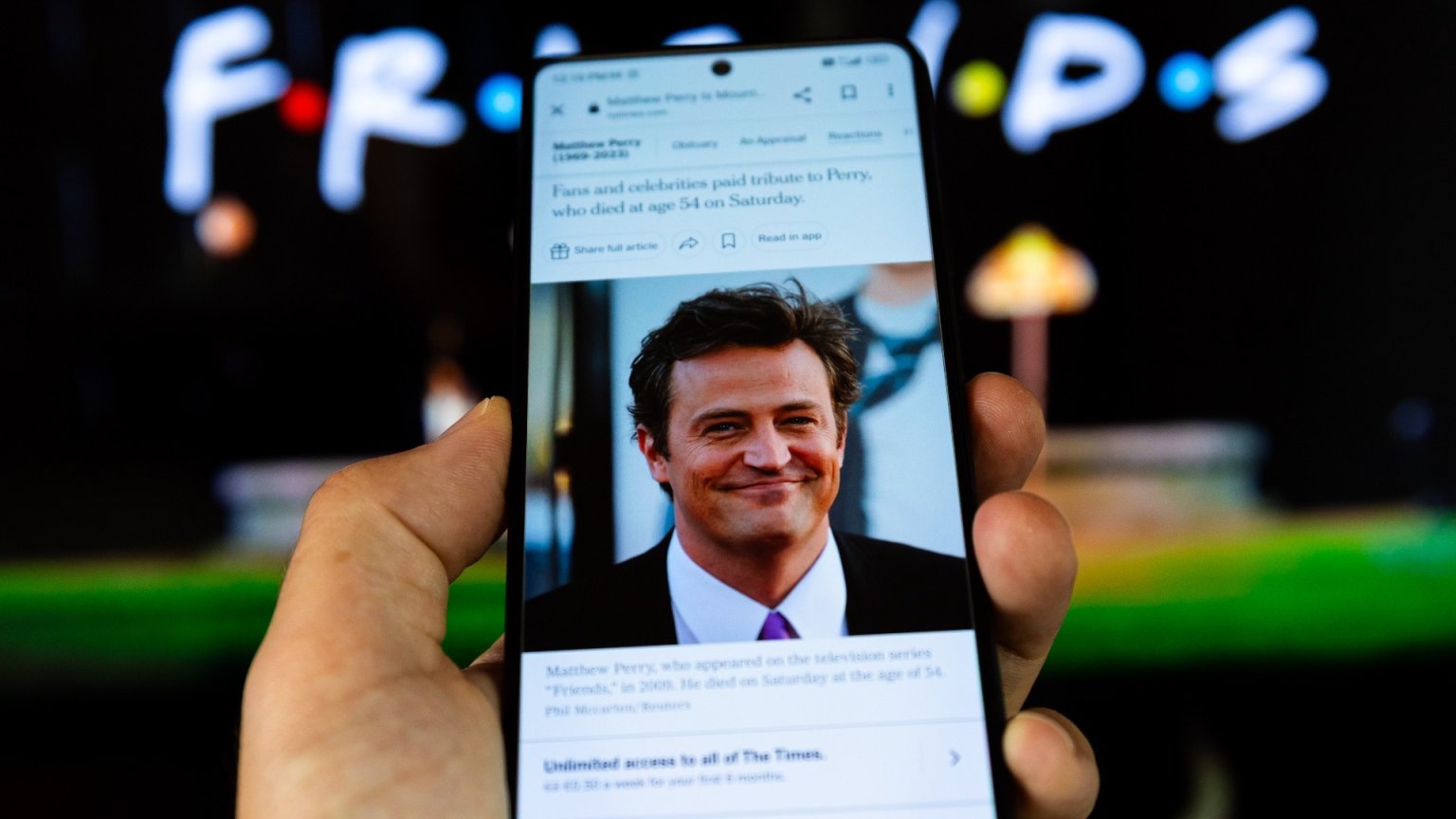 Overlijdensakte van Matthew Perry mogelijk gelekt: 'Verder onderzoek naar doodsoorzaak vereist'
