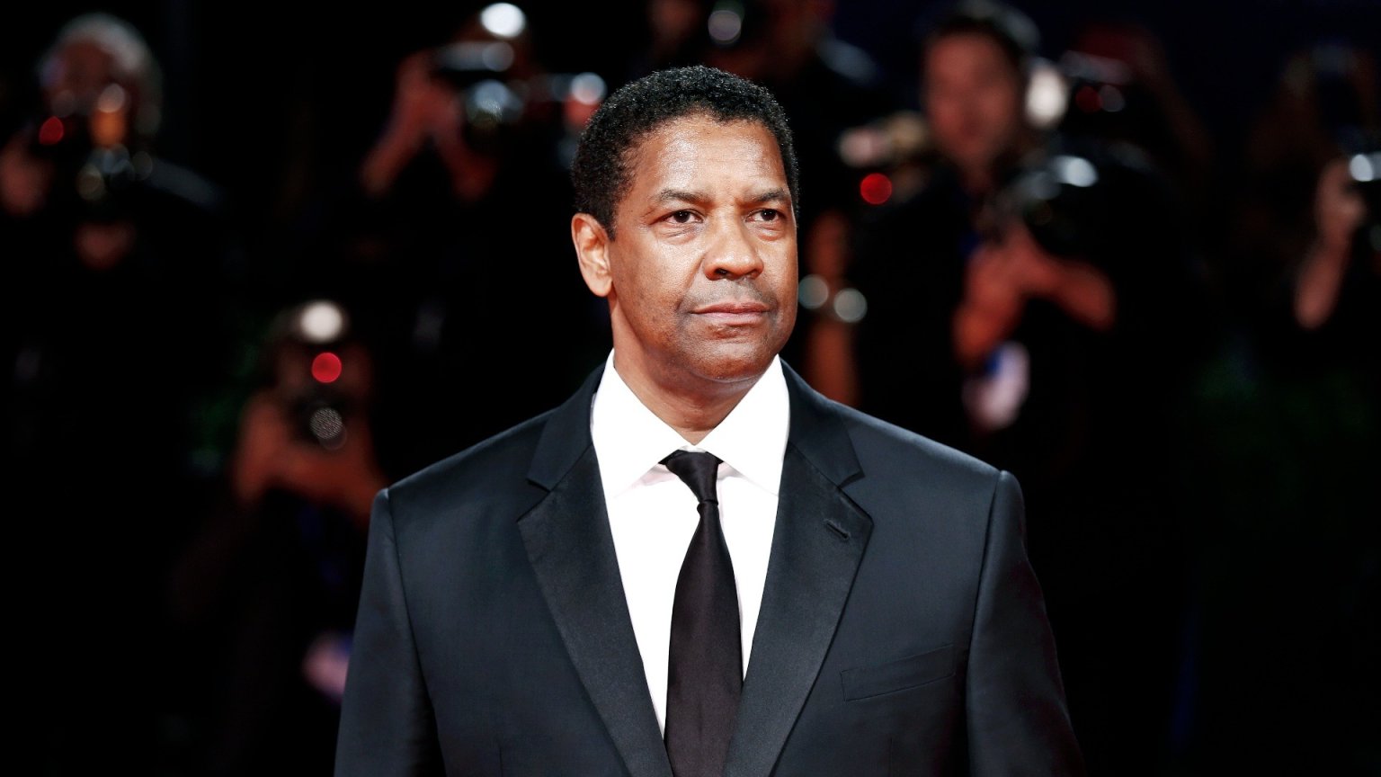 Netflix strikt Denzel Washington voor hoofdrol in nieuwe oorlogsfilm