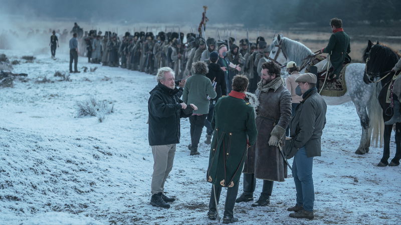 Ridley Scott op de set van 'Napoleon', 2023 CTMG, Inc. All Rights Reserved.