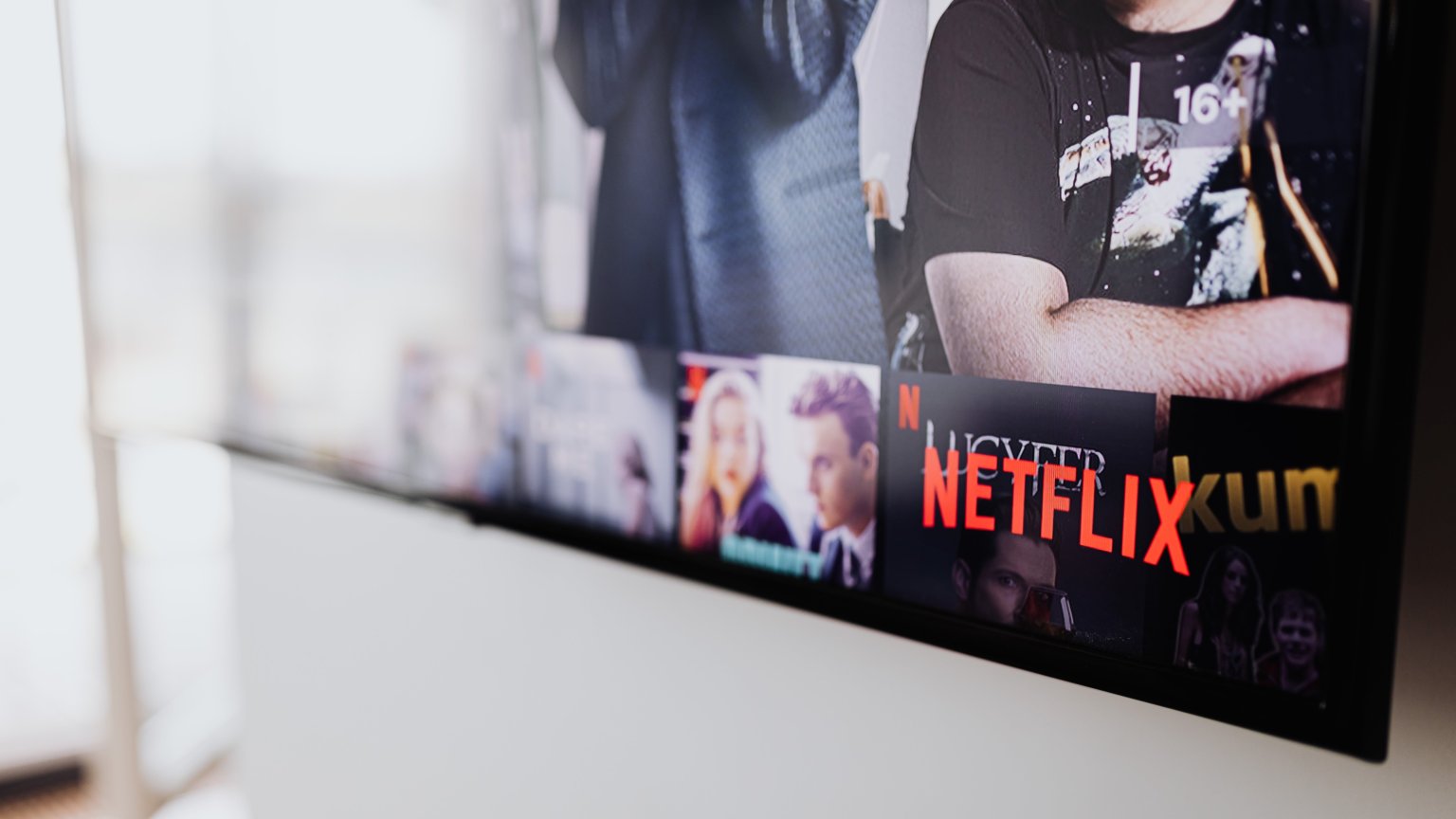 Netflix rapporteert $55 miljoen verlies door wangedrag regisseur Carl Rinsch