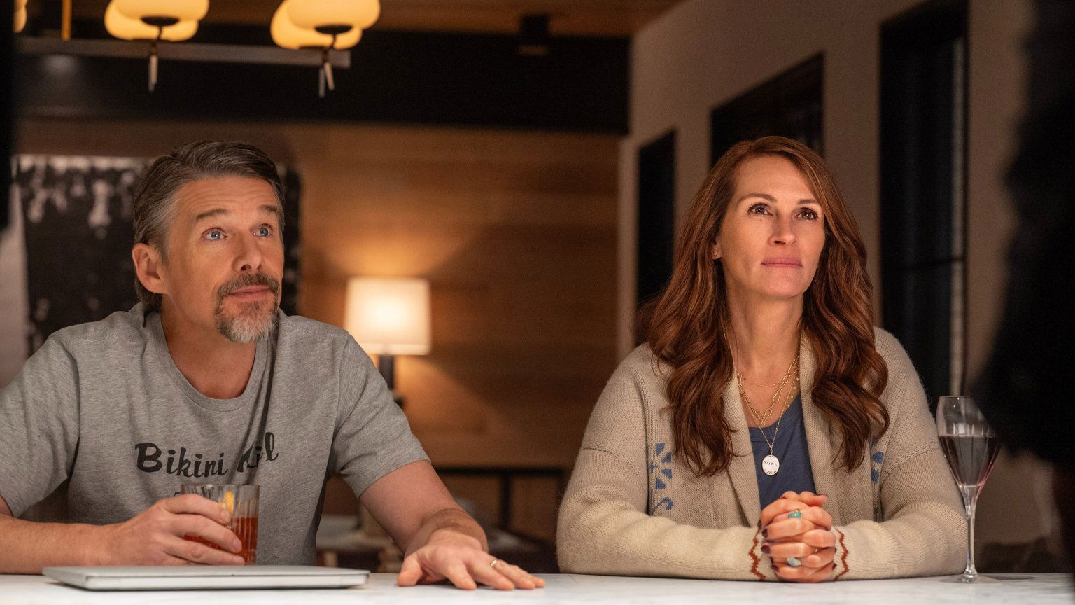 Julia Roberts nu te zien op Netflix in nieuwe onheilspellende thriller
