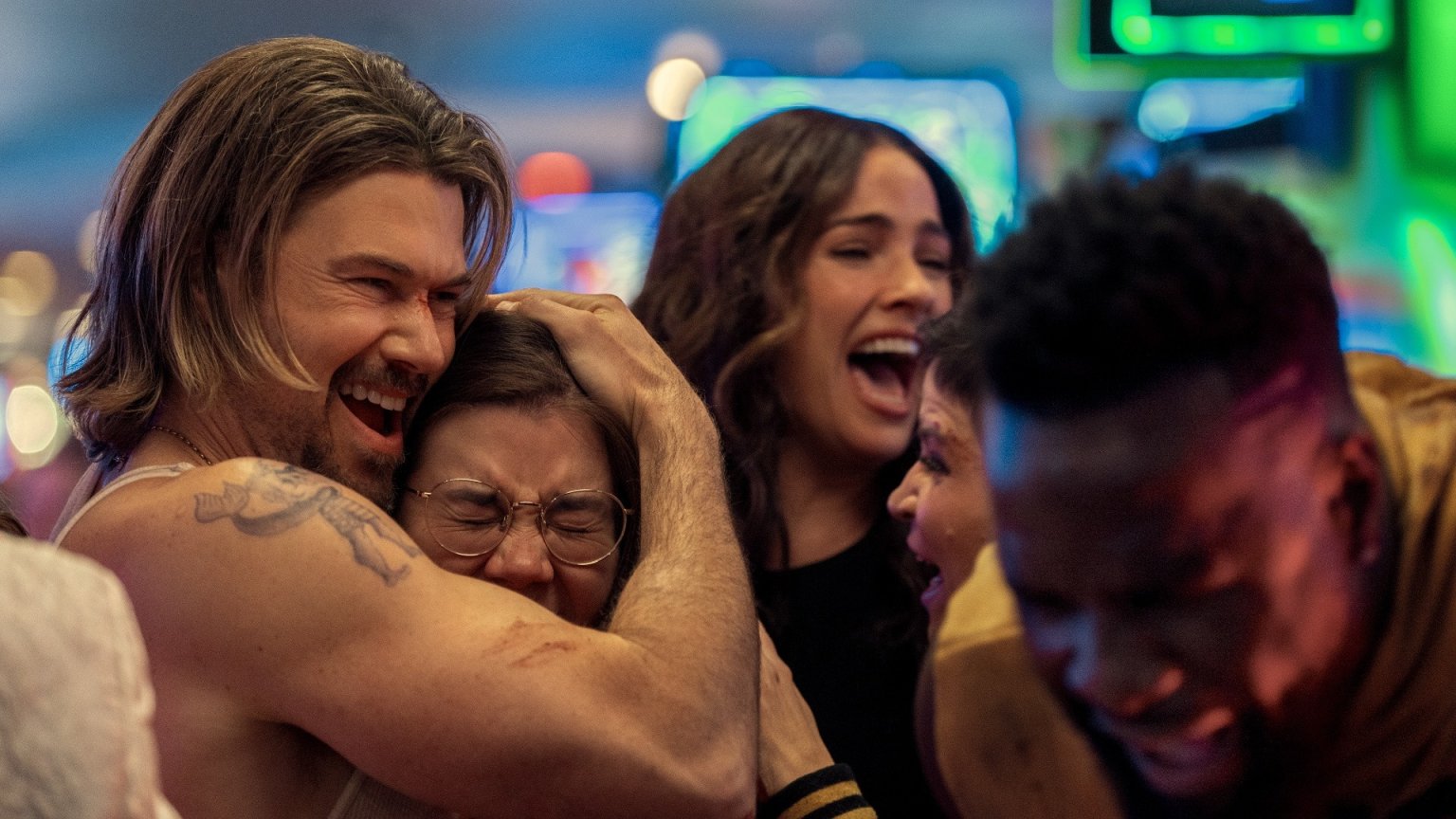 Kijker spot slordige 'fout' in nieuwe actieserie 'Obliterated' op Netflix