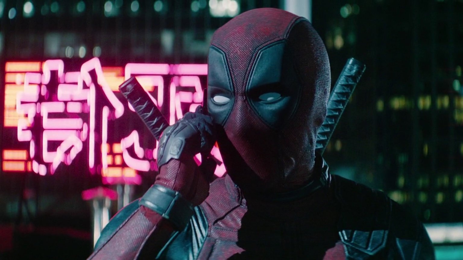 Ryan Reynolds vraagt fans te stoppen met delen van gelekte 'Deadpool 3'-setfoto's