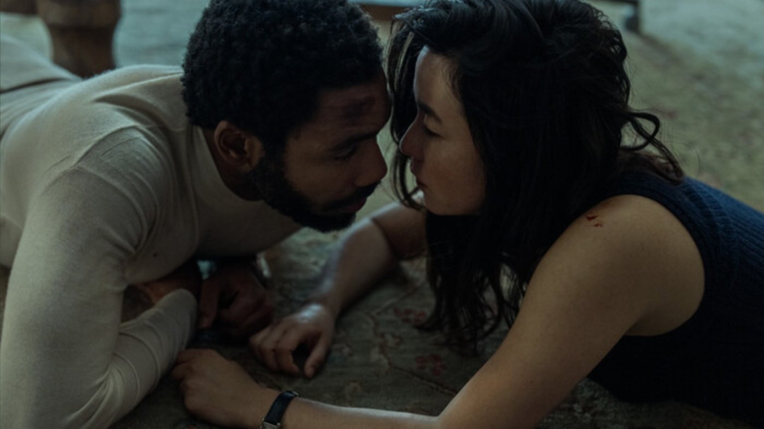 'Mr. & Mrs. Smith' trailer: Donald Glover neemt stokje over van Brad Pitt in nieuwe actieserie