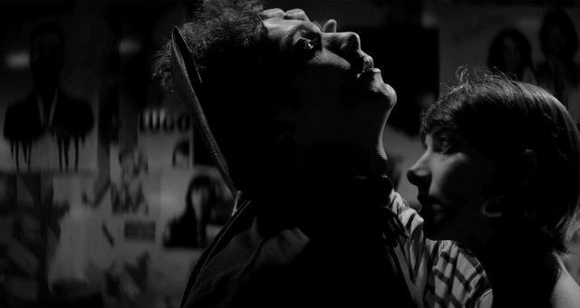 Recensie 'A Girl Walks Home Alone at Night'